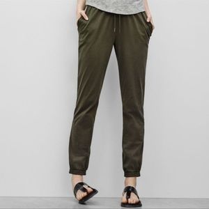 Aritzia buffon crepe joggers S